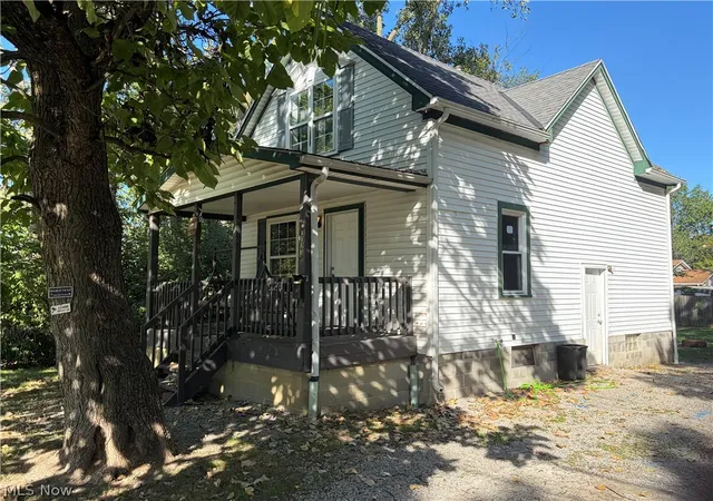 Photo 1 of Single family home for sale at 3323 Dallas Ave, Lorain, OH 44055 | MLS# 5248446 | Listing updated on 2026-09-28