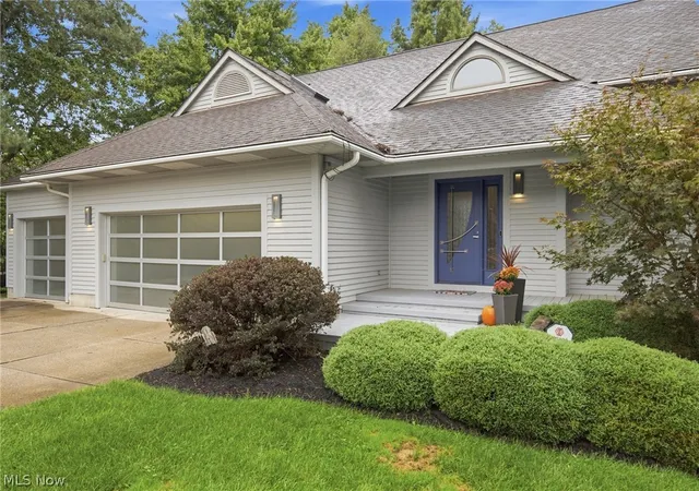 Photo 2 of Single family home for sale at 499 Mackinaw Cir, Fairlawn, OH 44333 | MLS# 5247220 | Listing updated on 2026-10-07
