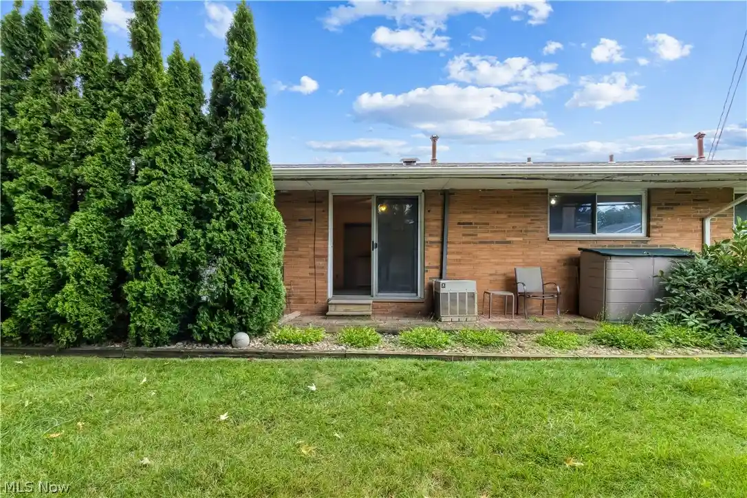 Listing Photo 1 - Condo for sale in 21884 River Oaks Dr located at 21884 River Oaks Dr, Rocky River, OH 44116 - Unit 21884 River Oaks Dr