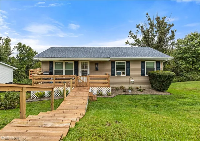 Photo 1 of Single family home for sale at 62120 Rolling Hills Ln, Shadyside, OH 43947 | MLS# 5248505 | Listing updated on 2026-09-28