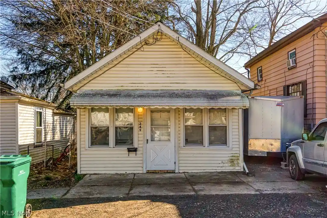 Photo 1 of Sale Pending at 249 W Harris Ave, Ravenna, OH 44266 | MLS# 5248576 | Listing updated on 2026-10-14