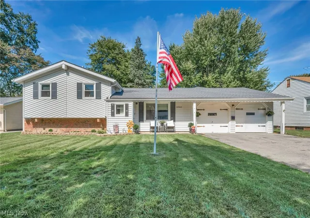 Photo 2 of Single family home for sale at 26940 Westwood Ln, Olmsted Twp, OH 44138 | MLS# 5248631 | Listing updated on 2026-10-03