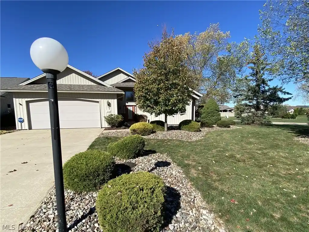 Photo 1 of Single family home for sale at 33110 Wren Hvn Cir, North Ridgeville, OH 44039 | MLS# 5247674 | Listing updated on 2026-10-29