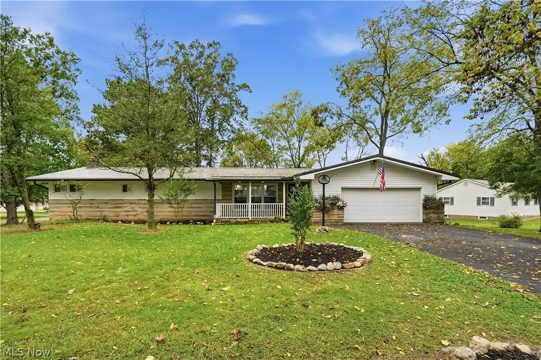 Single family home for sale at 3855 Mill Dr, Zanesville, OH 43701 | MLS# 5239958