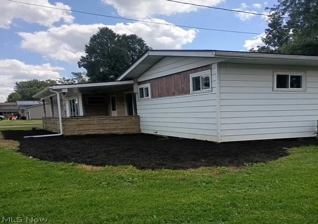 Photo 2 of Single family home for sale at 574 SE Lock Seventeen Rd, Gnadenhutten, OH 44629 | MLS# 5248852 | Listing updated on 2026-10-27