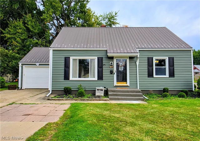 Photo 1 of Sale Pending at 624 Bonnie Brae, Warren, OH 44483 | MLS# 5248895 | Listing updated on 2026-10-09