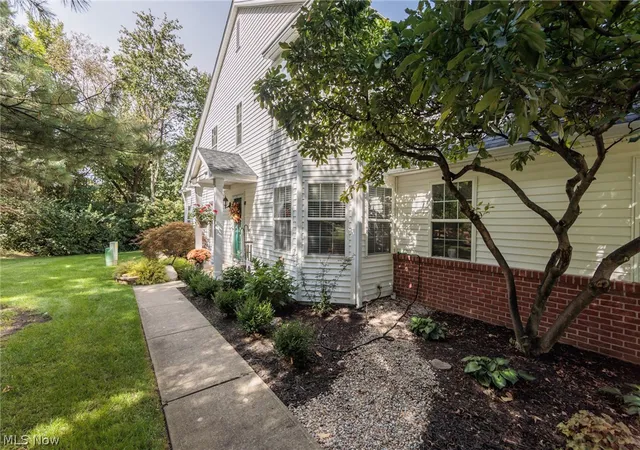 Photo 3 of Sale Pending at 2114 W Reserve Cir, Avon, OH 44011 | MLS# 5248841 | Listing updated on 2026-10-01