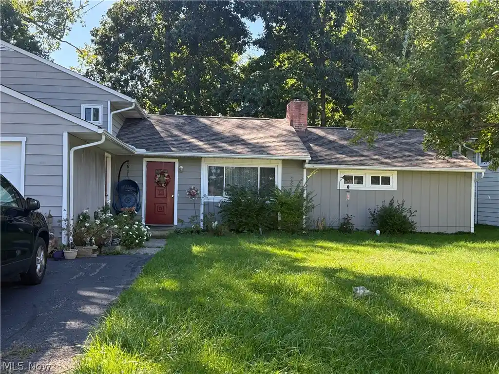 Single family home for sale at 8150 Rushton Dr, Mentor, OH 44060 | MLS# 5248581