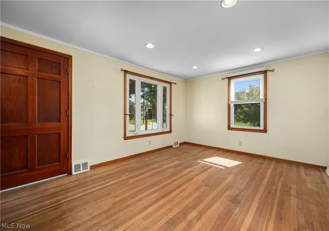 Photo 3 of Sale Pending at 436 Courtland St, Wellington, OH 44090 | MLS# 5248843 | Listing updated on 2026-10-07