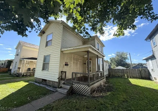 Photo 1 of Sale Pending at 807 Lexington Ave, Zanesville, OH 43701 | MLS# 5248497 | Listing updated on 2026-10-06