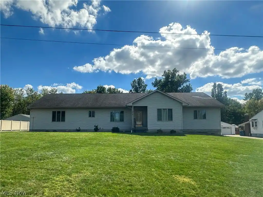 Photo 1 of Sale Pending at 419 Secrist Ln, Girard, OH 44420 | MLS# 5249062 | Listing updated on 2026-10-20