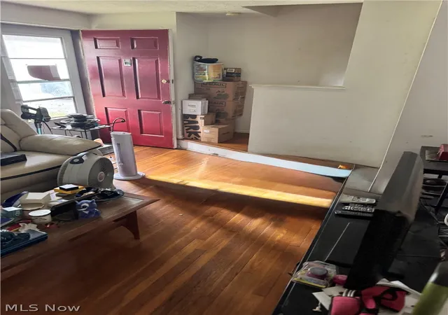Photo 2 of Sale Pending at 19317 Wickfield Ave, Warrensville Heights, OH 44122 | MLS# 5249108 | Listing updated on 2026-10-06