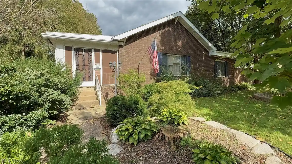Photo 1 of Single family home for sale at 953 Lakeview Dr, Parkersburg, WV 26104 | MLS# 5249064 | Listing updated on 2026-10-26