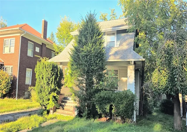 Photo 1 of Sale Pending at 1650 Mahoning Ave Nw, Warren, OH 44483 | MLS# 5249239 | Listing updated on 2026-10-09