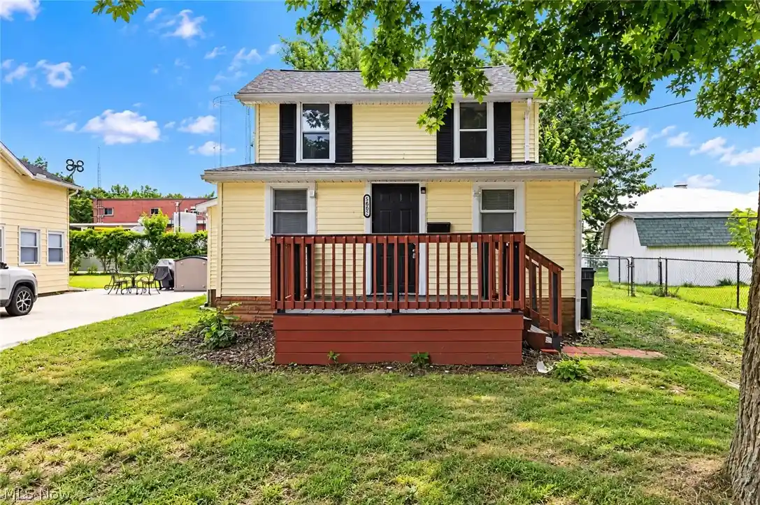 Single family home for sale at 5605 Chagrin Dr, Mentor on the Lake, OH 44060 | MLS# 5249243
