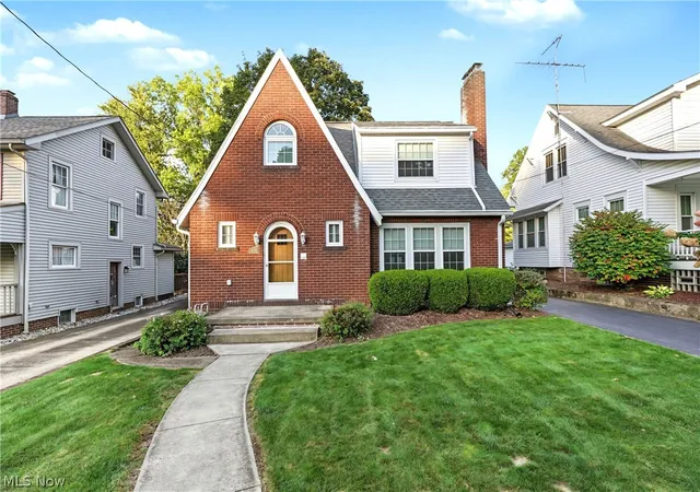 Photo 1 of Single family home for sale at 832 Homewood Ave, Salem, OH 44460 | MLS# 5248685 | Listing updated on 2026-10-05
