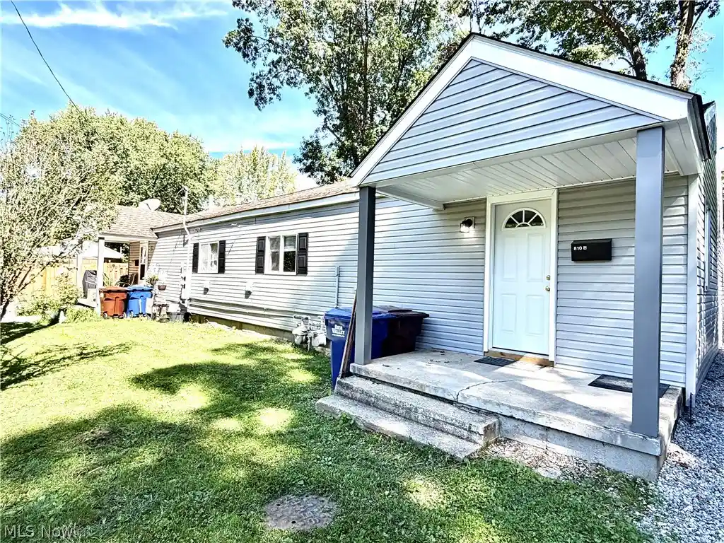 Photo 1 of Multi family home for sale at 810 Newton Dr, Newton Falls, OH 44444 | MLS# 5247941 | Listing updated on 2026-10-27