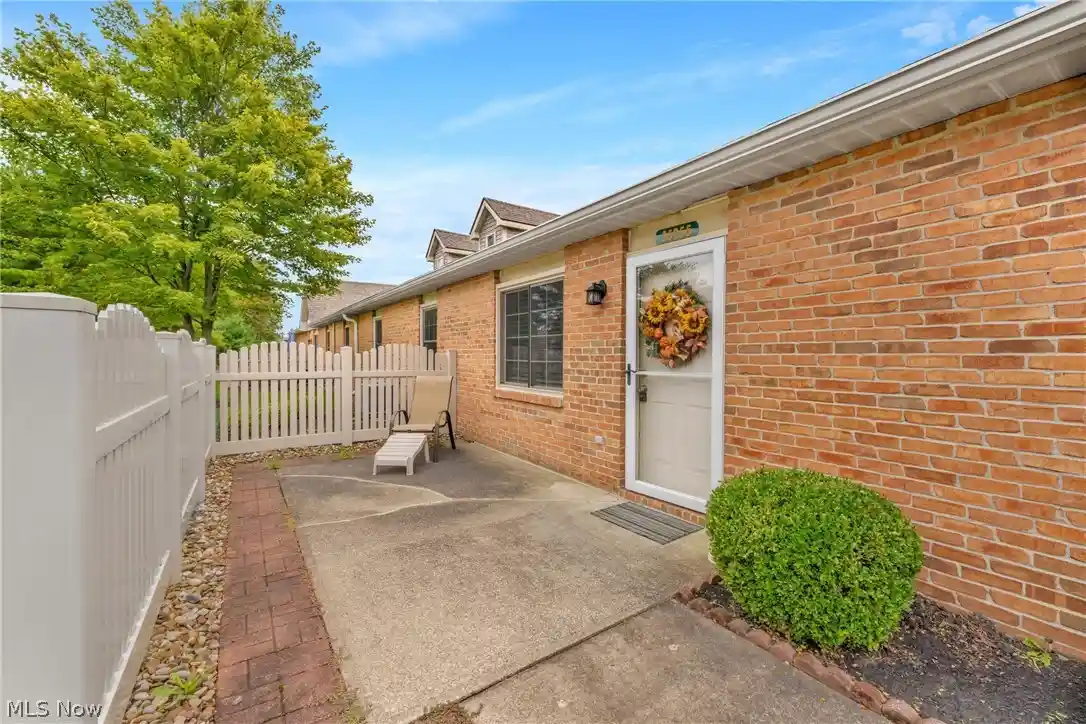Listing Photo 1 - Condo for sale in 35255 Greenwich Ave located at 35255 Greenwich Ave, North Ridgeville, OH 44039 - Unit 35255 Greenwich Ave