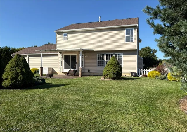 Photo 3 of Single family home for sale at 203 Rivers Edge Dr, Amherst, OH 44001 | MLS# 5248561 | Listing updated on 2026-10-06