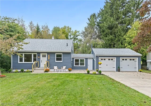 Single family home for sale at 3411 Sweitzer St NW, Uniontown, OH 44685 | MLS# 5248729