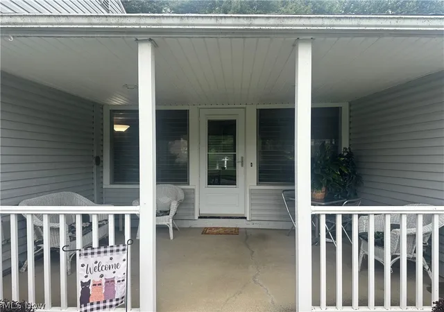 Photo 2 of Single family home for sale at 3260 S Wendover Cir, Youngstown, OH 44511 | MLS# 5249374 | Listing updated on 2026-10-09