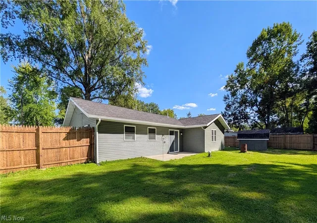 Photo 2 of Single family home for sale at 12498 National Dr, Grafton, OH 44044 | MLS# 5249583 | Listing updated on 2026-10-01