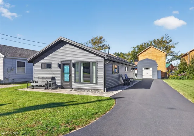 Photo 1 of Single family home for sale at 2423 Linwood Dr, Ashtabula, OH 44004 | MLS# 5249446 | Listing updated on 2026-10-05