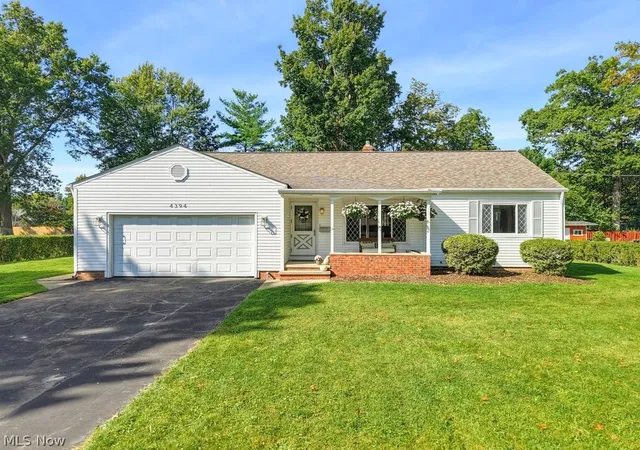 Photo 2 of Single family home for sale at 4394 Selhurst Rd, North Olmsted, OH 44070 | MLS# 5249404 | Listing updated on 2026-10-05