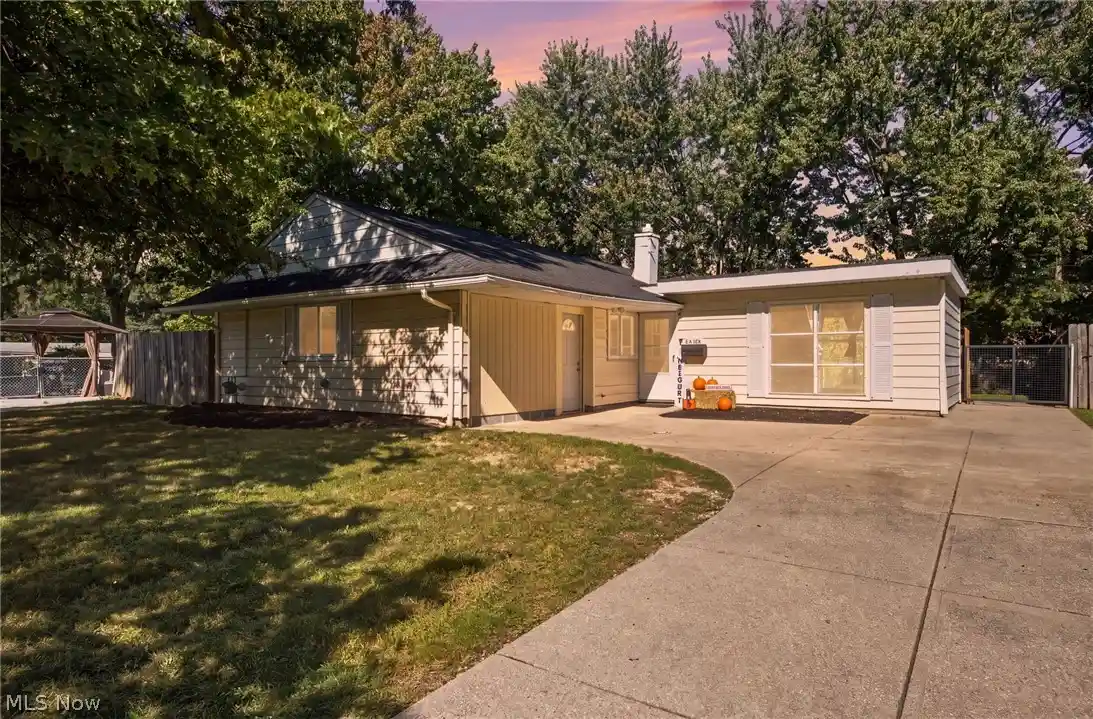Photo 1 of Single family home for sale at 6410 Newland Dr, Cleveland, OH 44130 | MLS# 5249280 | Listing updated on 2026-10-14
