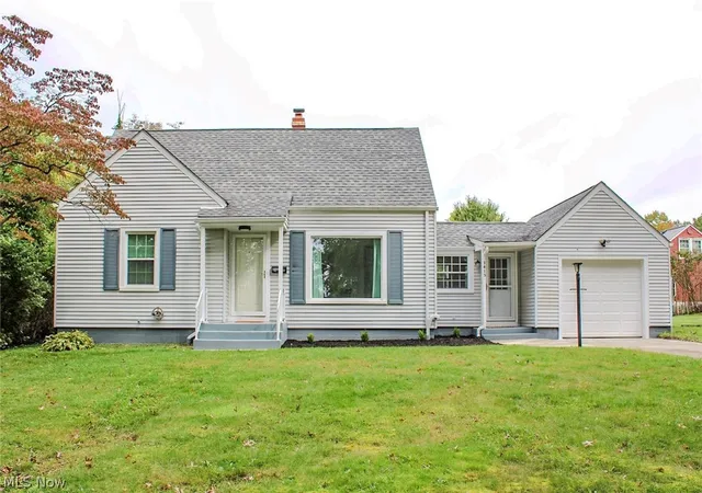 Photo 1 of Single family home for sale at 1415 Sunset Dr Ne, Warren, OH 44483 | MLS# 5248618 | Listing updated on 2026-10-30