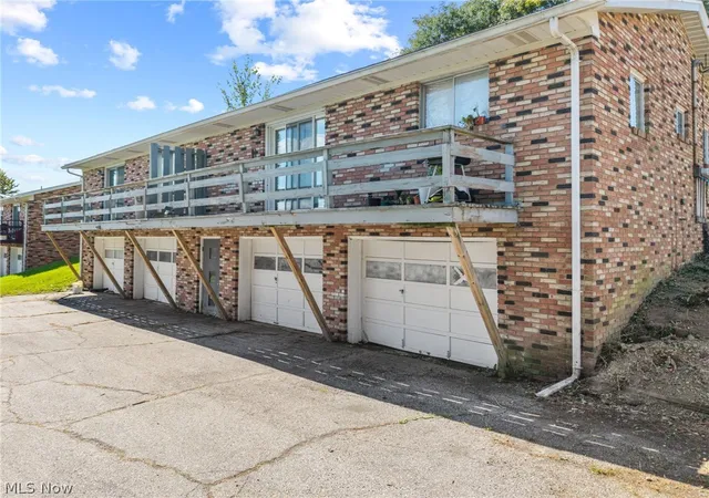 Photo 2 of Multi family home for sale at 104 Brookwood Way N, Mansfield, OH 44906 | MLS# 5241828 | Listing updated on 2026-10-01