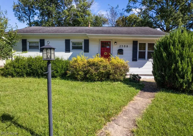 Photo 2 of Single family home for sale at 2508 Brooklyn Dr, Parkersburg, WV 26101 | MLS# 5249210 | Listing updated on 2026-10-01