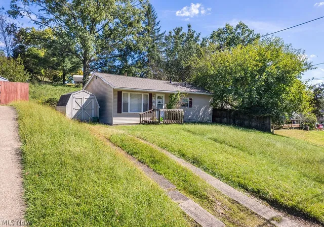Photo 3 of Single family home for sale at 2506 Brooklyn Dr, Parkersburg, WV 26101 | MLS# 5249050 | Listing updated on 2026-10-01