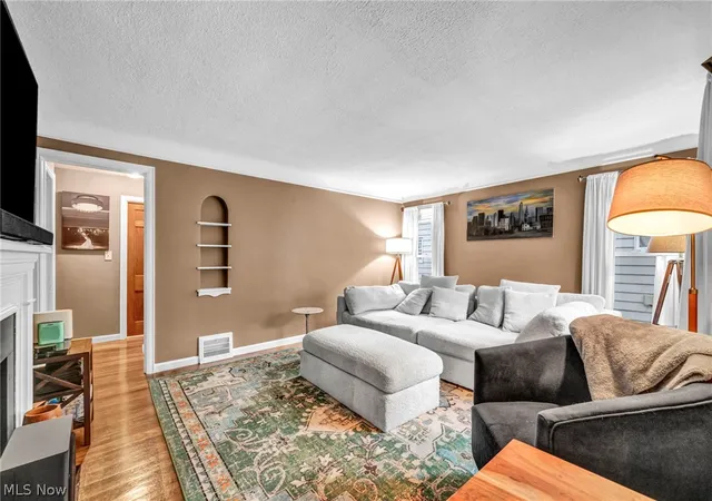 Photo 4 of Sale Pending at 4044 W 157th Street, Cleveland, OH 44135 | MLS# 5249572 | Listing updated on 2026-10-03