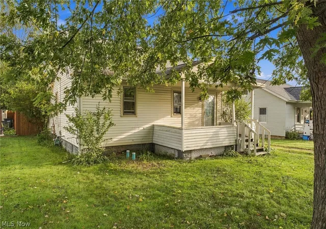 Photo 3 of Sale Pending at 218 Jacob St Ne, Navarre, OH 44662 | MLS# 5249629 | Listing updated on 2026-10-02