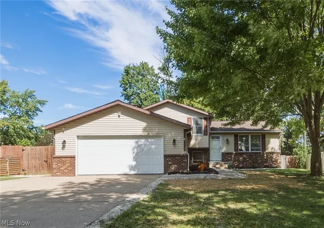 Photo 1 of Single family home for sale at 1035 Burntwood Dr, Medina, OH 44256 | MLS# 5249252 | Listing updated on 2026-10-03