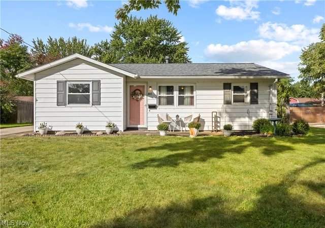Photo 1 of Single family home for sale at 811 Concord Ave, Elyria, OH 44035 | MLS# 5249299 | Listing updated on 2026-10-05