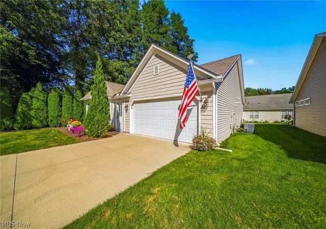 Listing Photo 4 - Condo for sale in building located at 792 Rivers Edge Ln, Painesville, OH 44077