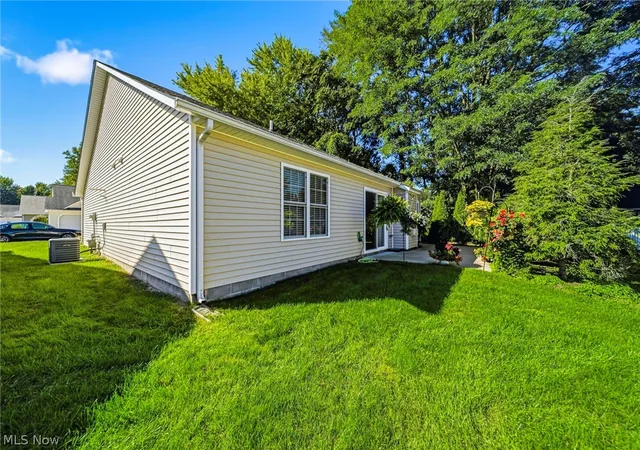 Listing Photo 5 - Condo for sale in building located at 792 Rivers Edge Ln, Painesville, OH 44077