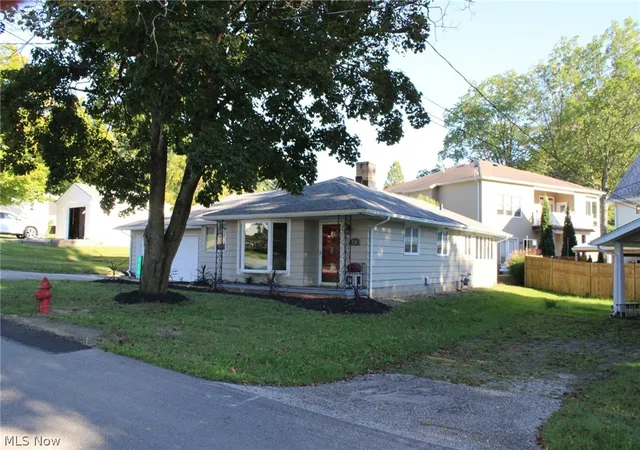 Photo 3 of Single family home for sale at 226 Willowwood Dr, Chippewa Lake, OH 44215 | MLS# 5249067 | Listing updated on 2026-10-11