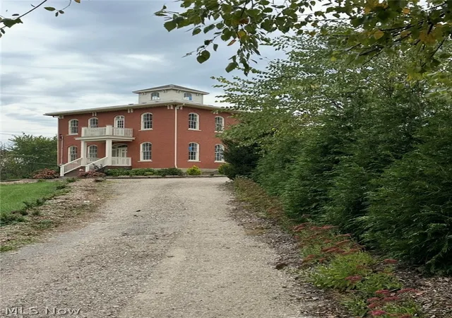 Photo 2 of Multi family home for sale at 331 Prescott St, Mansfield, OH 44903 | MLS# 5249664 | Listing updated on 2026-10-01