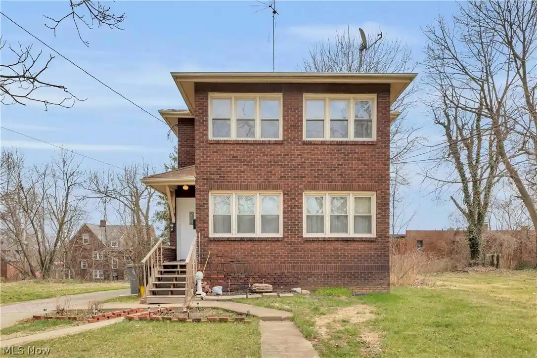 Multi family home for sale at 2417-2419 Elm St, Youngstown, OH 44505 | MLS# 5249701