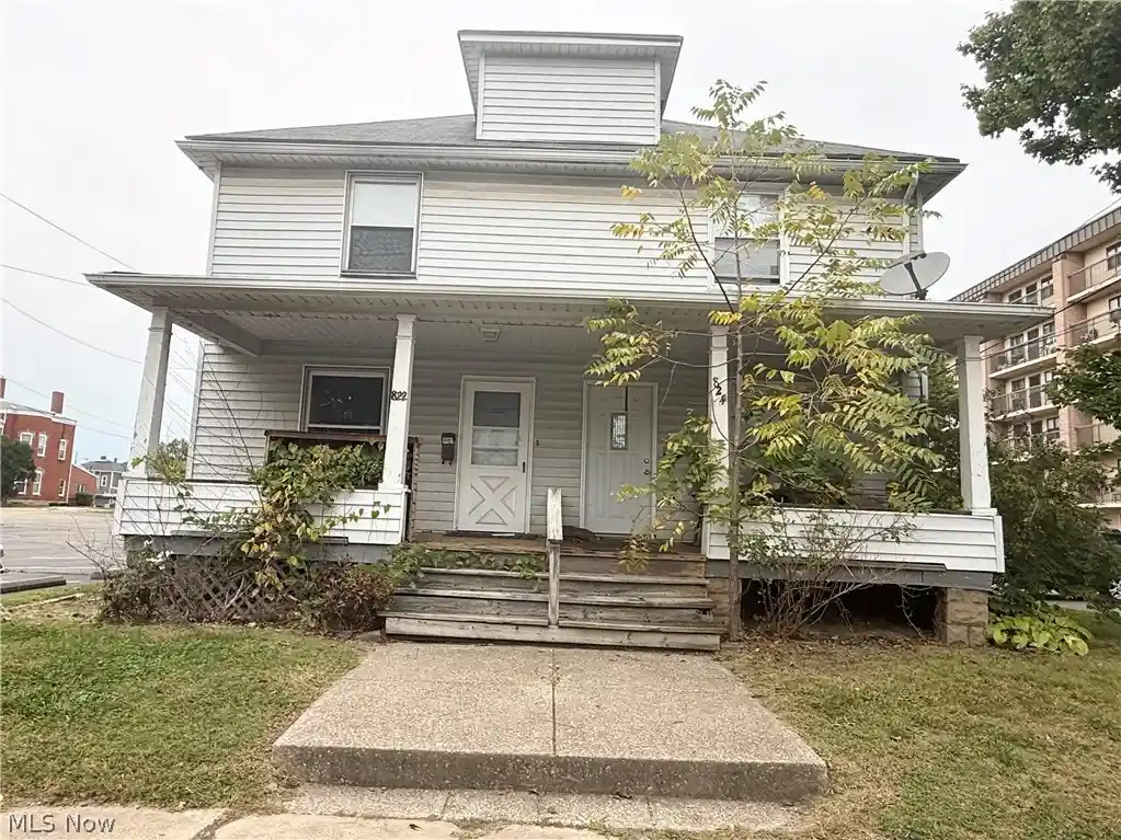 Photo 1 of Sale Pending at 822 Wallace Ave Se, Massillon, OH 44646 | MLS# 5249696 | Listing updated on 2026-10-13