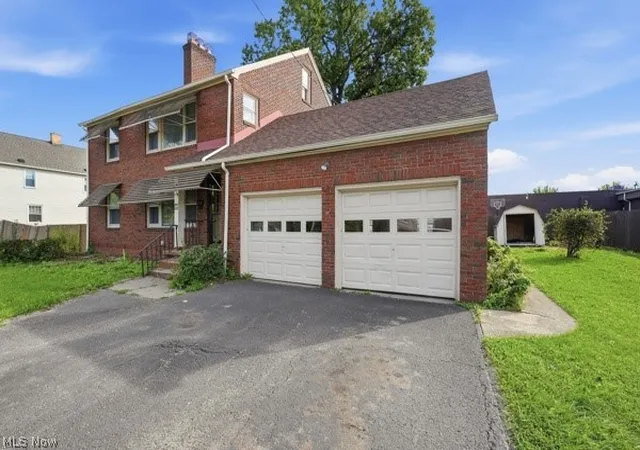 Photo 1 of Single family home for sale at 7135 7137 Marinthana Ave, Youngstown, OH 44512 | MLS# 5249626 | Listing updated on 2026-10-04