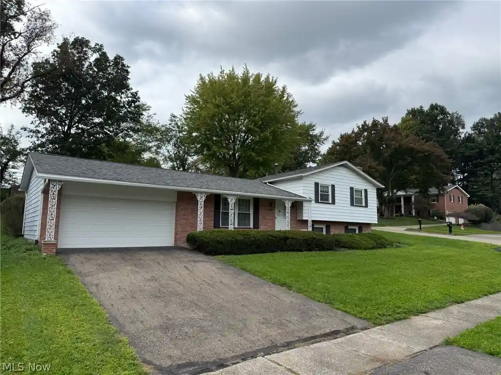 Photo 1 of Sale Pending at 4911 Woodside Ave Nw, Canton, OH 44709 | MLS# 5249363 | Listing updated on 2026-10-29