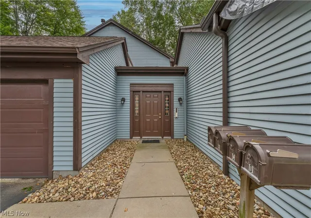 Listing Photo 1 - Condo for sale in building located at 221 Talsman Dr, Canfield, OH 44406 - Unit #