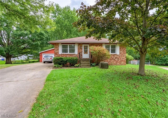 Photo 1 of Sale Pending at 3744 Pelham Ln, Kent, OH 44240 | MLS# 5248999 | Listing updated on 2026-10-06