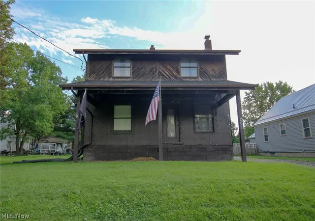 Photo 1 of Sale Pending at 261 Melrose Ave, Youngstown, OH 44512 | MLS# 5244580 | Listing updated on 2026-10-06