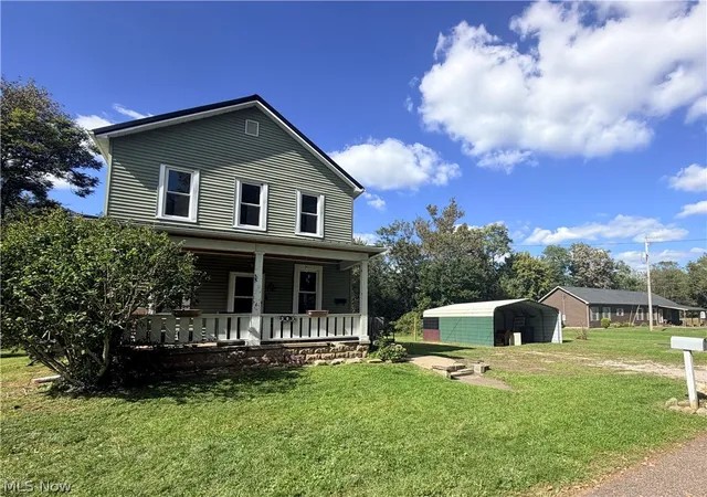 Photo 2 of Single family home for sale at 303 Wall St, Zanesville, OH 43701 | MLS# 5249855 | Listing updated on 2026-10-02