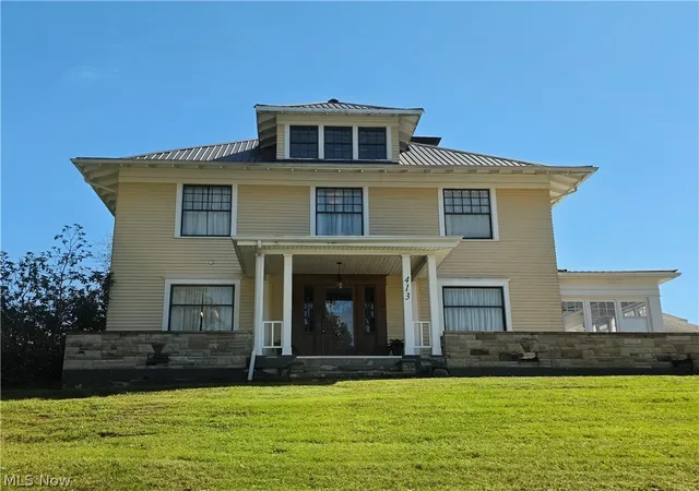 Photo 1 of Single family home for sale at 413 Cross St, Newcomerstown, OH 43832 | MLS# 5248728 | Listing updated on 2026-10-06